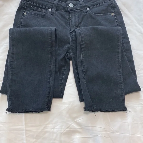 PAIGE Skyline Ankle Peg in Black Crow Raw Hem Jeans Size 27 Inseam 29" - Picture 7 of 7